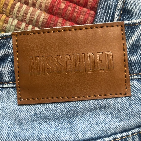 NWOT Missguided High Rise Mom Jeans - Picture 5 of 5